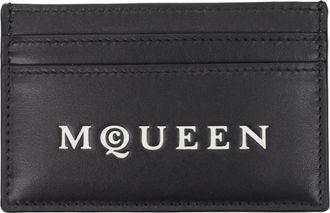 Alexander McQueen Alexander Mcqueen &egrave; un uomo dalla pelle nera