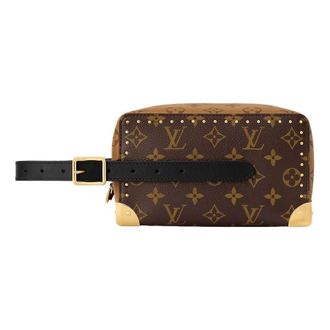 Louis Vuitton (WMNS) LOUIS VUITTON 26 Locker Dopp Kit Brown M29313