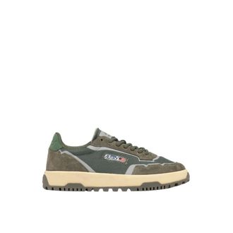 Autry Militaire Lage Top Outdoor Sneakers - Heren - Sneakers - Groen - 41 EU - Su&egrave;de - Schoenen