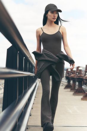Alo | Airbrush Bootcut One And Done Onesie in Anthracite, Size: Medium