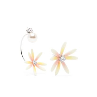 Yvmin Daisy Pearl Earrings