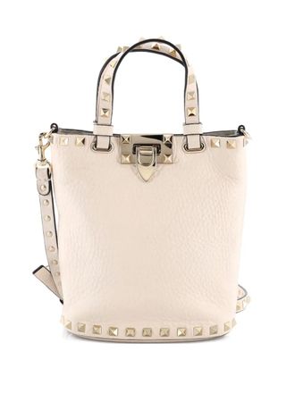 Valentino Garavani Rockstud Crossbody Bag Leather Mini bucket bag - Beige