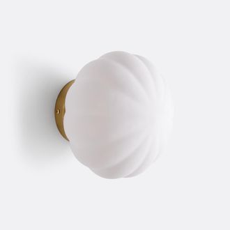 La Redoute Interieurs Wand- of plafondlamp, messing en opaline glas, AMIA