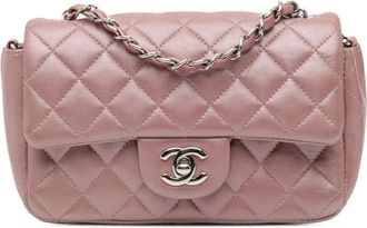 Chanel Borsa a tracolla rettangolare Classic in pelle di agnello con finitura iridescente e battente 2017-2018 - Rosa