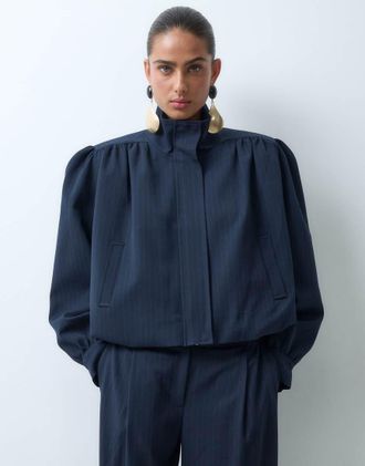 Asos giacca sartoriale con collo a imbuto a righe sottili navy-blu navy