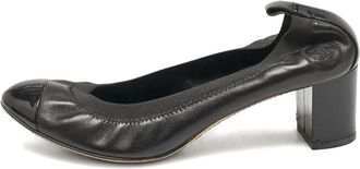 Chanel Pumps in pelle con punta a contrasto 60mm - Nero