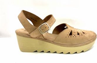 Cherokee Womens Danae Sandals In Beige Nubuck
