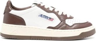 Autry Medalist Low-Top Leather Sneakers, Brand Size 40 ( US Size 10 )