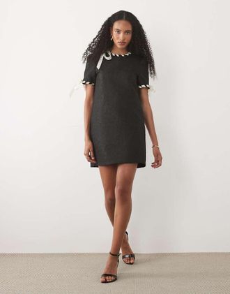 Sister Jane Sister Jane - Camille - Vestito corto a maniche corte nero in jacquard con finiture con fiocchi
