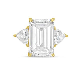 Diana M. Jewels 18kt yellow gold 12ct lab grown emerald diamond ring with trillions on the sides