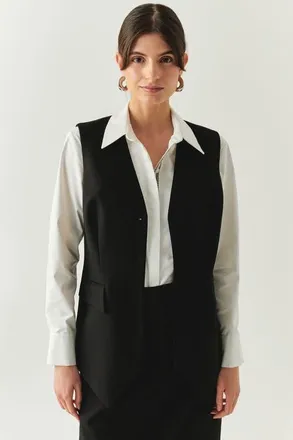Exquise Celia Vest in Black at Nordstrom, Size X-Large