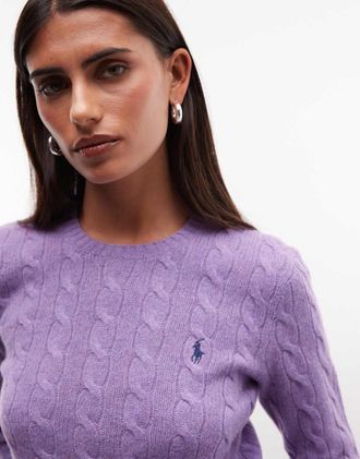 Polo Ralph Lauren maglione in maglia a trecce in cotone con logo icon in lilla-Viola
