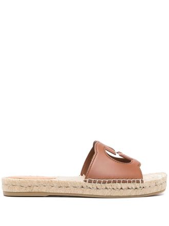 Gucci Espadrilles met logo - Bruin