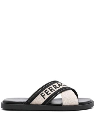 Ferragamo Sandalen met gekruiste bandjes - Zwart