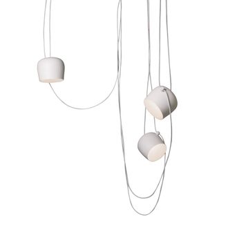 FLOS AIM Small LED-Pendelleuchte mit Baldachin, weiss (3-flammig)