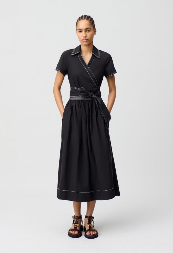 Robe longue ceintur&eacute;e