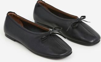 Flattered Womens Blaise Leather Flat In Black