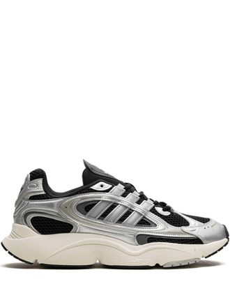 adidas Ozmillen sneakers met contrasterende vlakken - Zwart