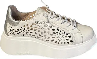 Wonders Womens Roma 41 Sneaker In Plata