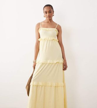 Asos Tall ASOS DESIGN Tall - Vestito midi con spalline sottili in tessuto stropicciato a balze color latticello con finiture in pizzo-Giallo