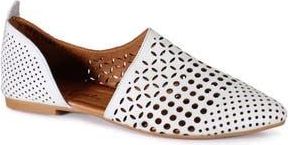 Diba Papy Russ Perforated Flat in Off White at Nordstrom Rack, Size 10Us / 40Eu