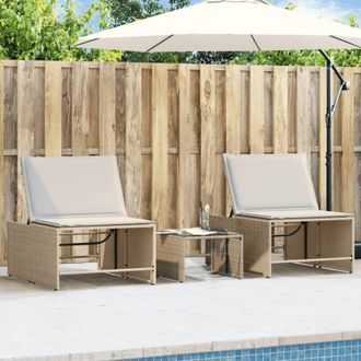 vidaXL Lettini prendisole 2 pz con tavolo beige in polyrattan - Vidaxl