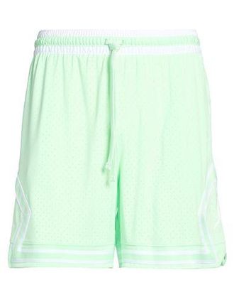 Nike HOSEN & R&Ouml;CKE - Shorts & Bermudashorts auf YOOX.COM