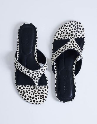 Topshop Sisi - Sandali infradito bassi in vera pelle con stampa dalmata-Multicolore