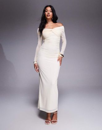 Aria Cove Vestito lungo in tessuto a rete color crema con scollo alla Bardot e dettaglio anteriore attorcigliato-Bianco