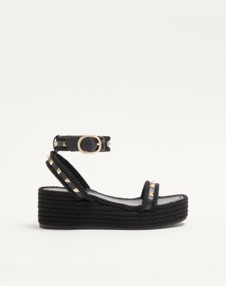 Valentino Garavani Rockstud Flatform Sandal In Calfskin 45Mm Wo