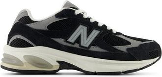 New Balance Unisex 2010 en Negro/Gris/Blanco, Gamuza/Malla, Talla 37.5