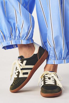 Back70 Ghost N Sneakers