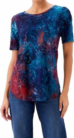 Karen Kane Short Sleeve Burnout Shirttail Top In Navy With Red