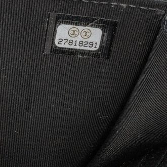 Chanel Hobo Bags - 2019 Quilted Caviar Square Wallet on Chain - Gr. unisize - in Schwarz - für Damen