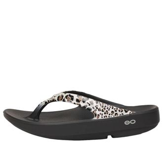 Oofos (WMNS) Oofos OOlala Sandal Leopard 1403-LEOP26