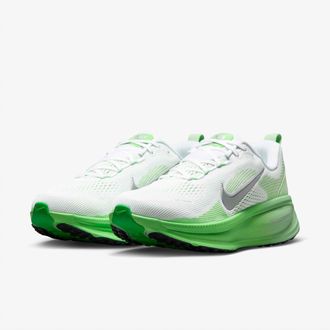 Nike Womens Vomero 18 Shoes In Illusion Green