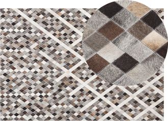 Beliani Alfombra Marr&oacute;n Beige 140 X 200 Cm Piel De Vacuno Estampado Geom&eacute;trico Akdere