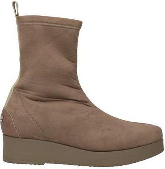 Pedro Miralles WEEKEND