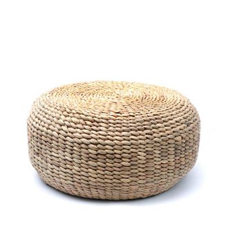 Bazar Bizar Puf de jacinto de agua en marr&oacute;n 60x60x30 cm