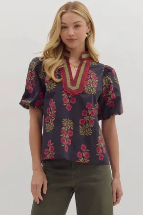 Entro Quinn In Floral Top In Black