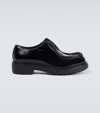 Prada: Black Slip-On Shoes now up to −42% | Stylight Prada: Black Slip-On Shoes now up to −42% | Stylight