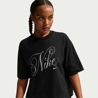Nike Womens Nike Sportswear Oversized Short-Sleeve T-Shirt in Black | IH7607-010