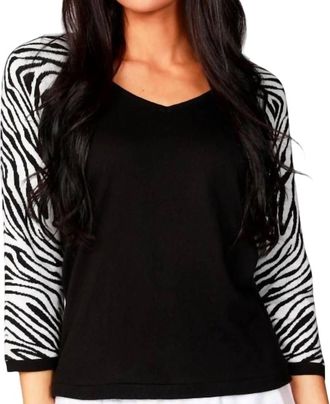 Angel 3/4 Zebra Sleeve V-Neck Top In Black