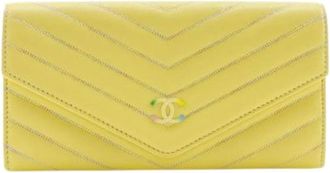 Chanel Pre-owned Wallets, female, Yellow, Size: ONE SIZE Pre-owned Long wallet (bi-fold)