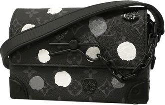 Louis Vuitton Black Shoulder Bag (Pre-Owned)