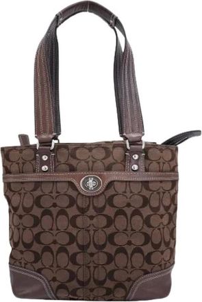 Coach Pre-owned Tote Bags, female, Brown, Size: ONE SIZE Pre-owned Hampton Signature Jacquard Medium Shoulder Bag