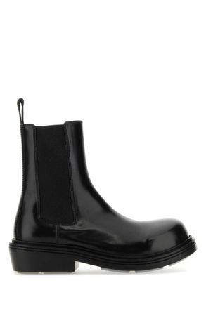 Bottega Veneta Black Solid Round Toe Boots