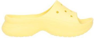 Crocs CALZADO - Sandalias con cierre en YOOX.COM