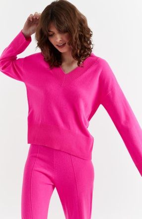 Chinti and Parker V Neck Wool Cashmere Slouchy Lightweight Sweater in Pink at Nordstrom, Size X-Large