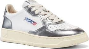 Autry Medalist Low Top Sneaker in Leather White/Steel at Nordstrom Rack, Size 9Us / 39Eu